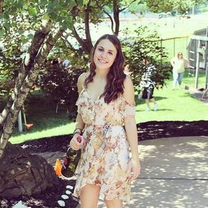 Meet your Posher, Danielle